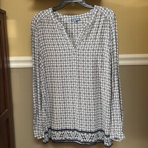 FLEUR BLEU Rayon Tunic top blue & white print V-neck (buttons) LARGE